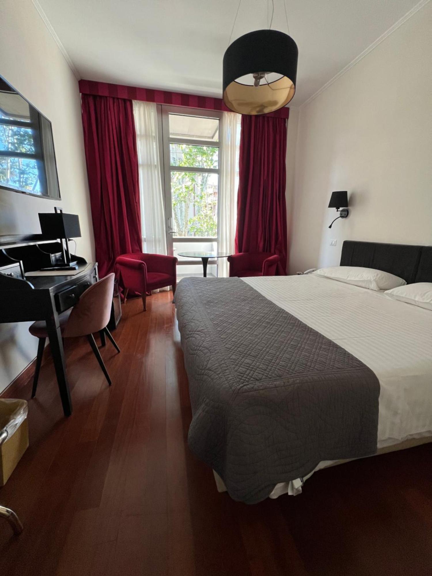 Hotel Fenix Roma Esterno foto