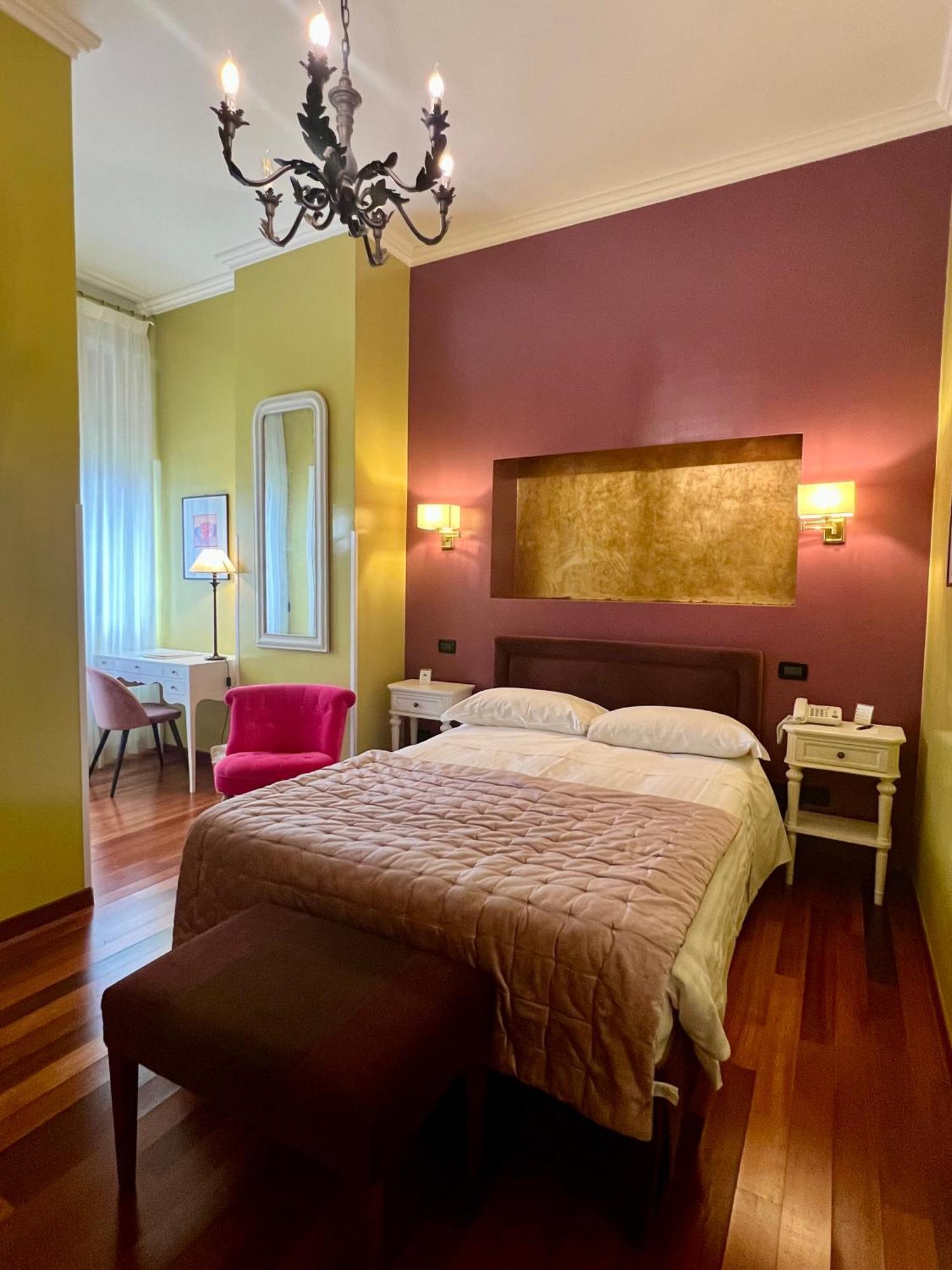 Hotel Fenix Roma Esterno foto