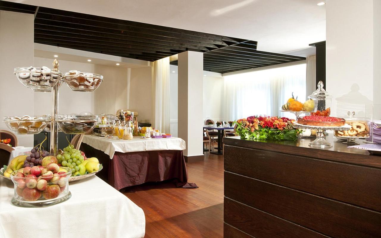 Hotel Fenix Roma Esterno foto